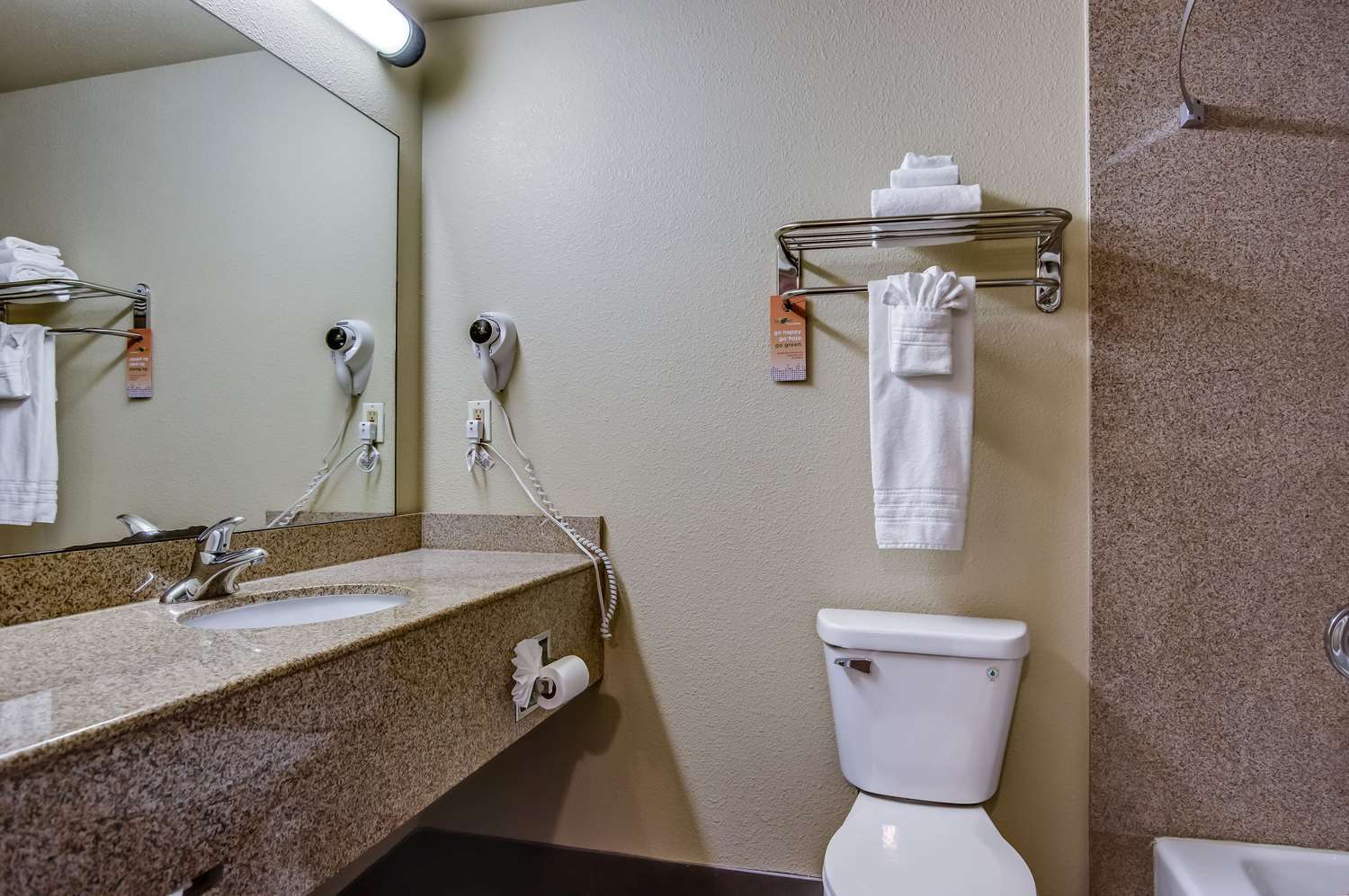 Howard Johnson By Wyndham Reseda Hotel & Suites Los Angeles Exterior photo